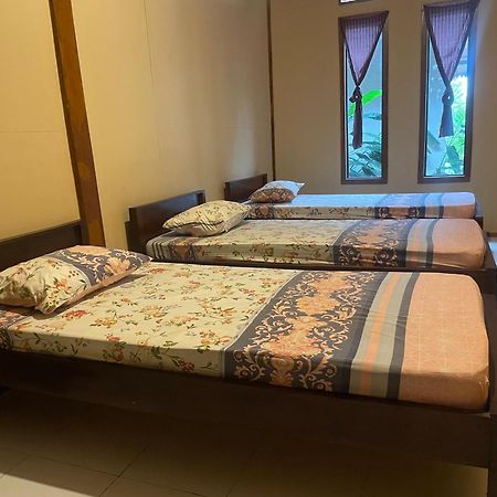 Sanggar Pantcha Indra Guest House Kemuning Екстериор снимка