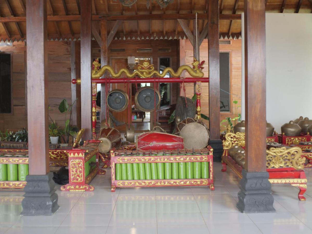Sanggar Pantcha Indra Guest House Kemuning Екстериор снимка