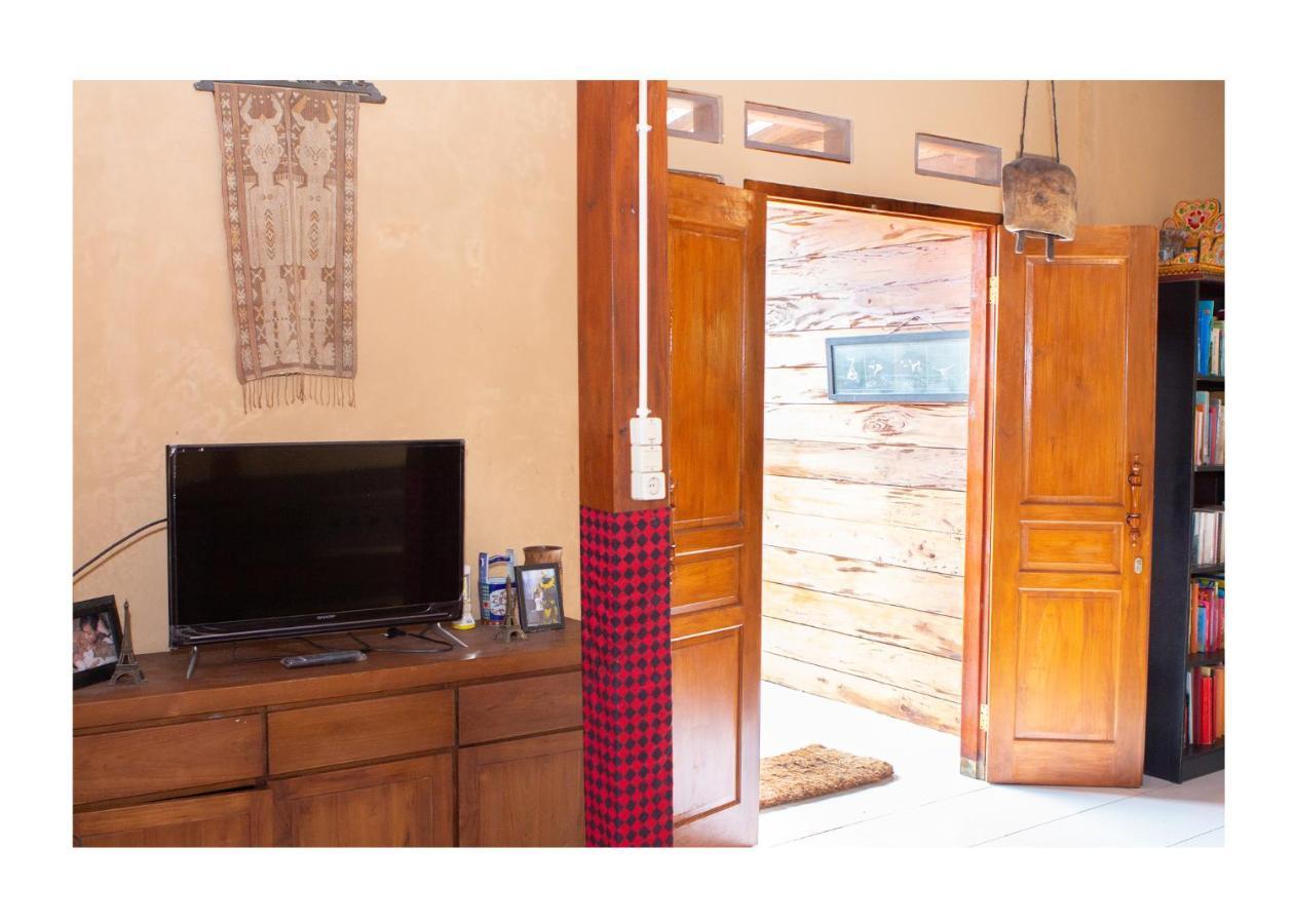 Sanggar Pantcha Indra Guest House Kemuning Екстериор снимка