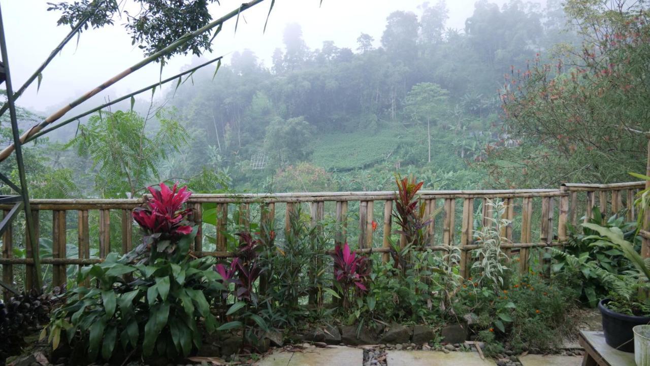 Sanggar Pantcha Indra Guest House Kemuning Екстериор снимка