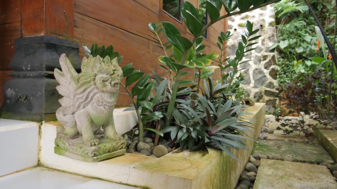 Sanggar Pantcha Indra Guest House Kemuning Екстериор снимка