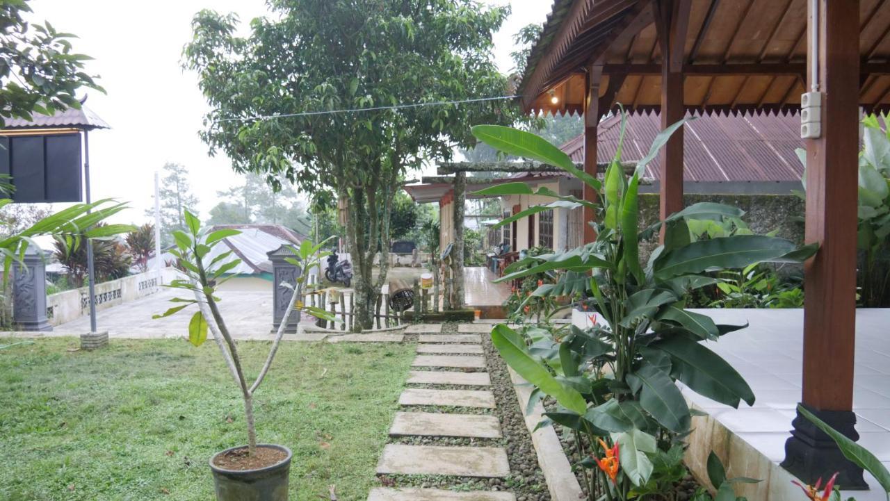 Sanggar Pantcha Indra Guest House Kemuning Екстериор снимка