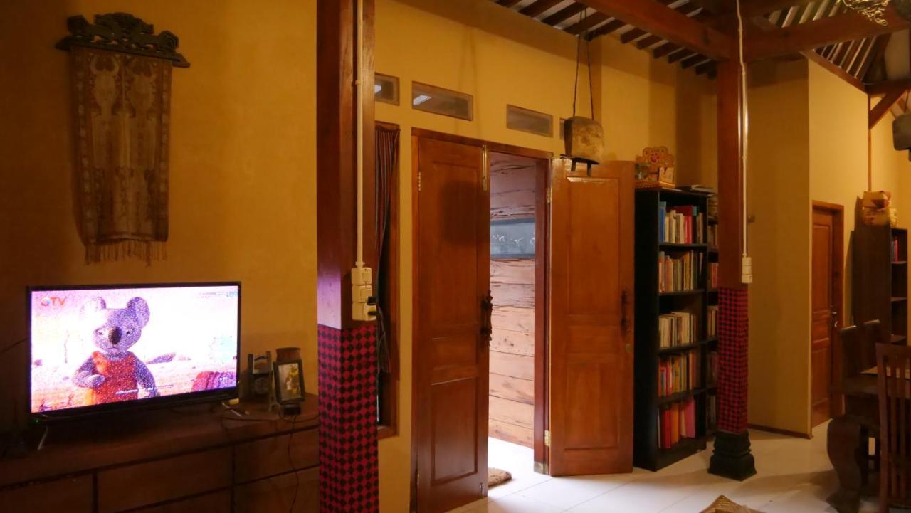 Sanggar Pantcha Indra Guest House Kemuning Екстериор снимка