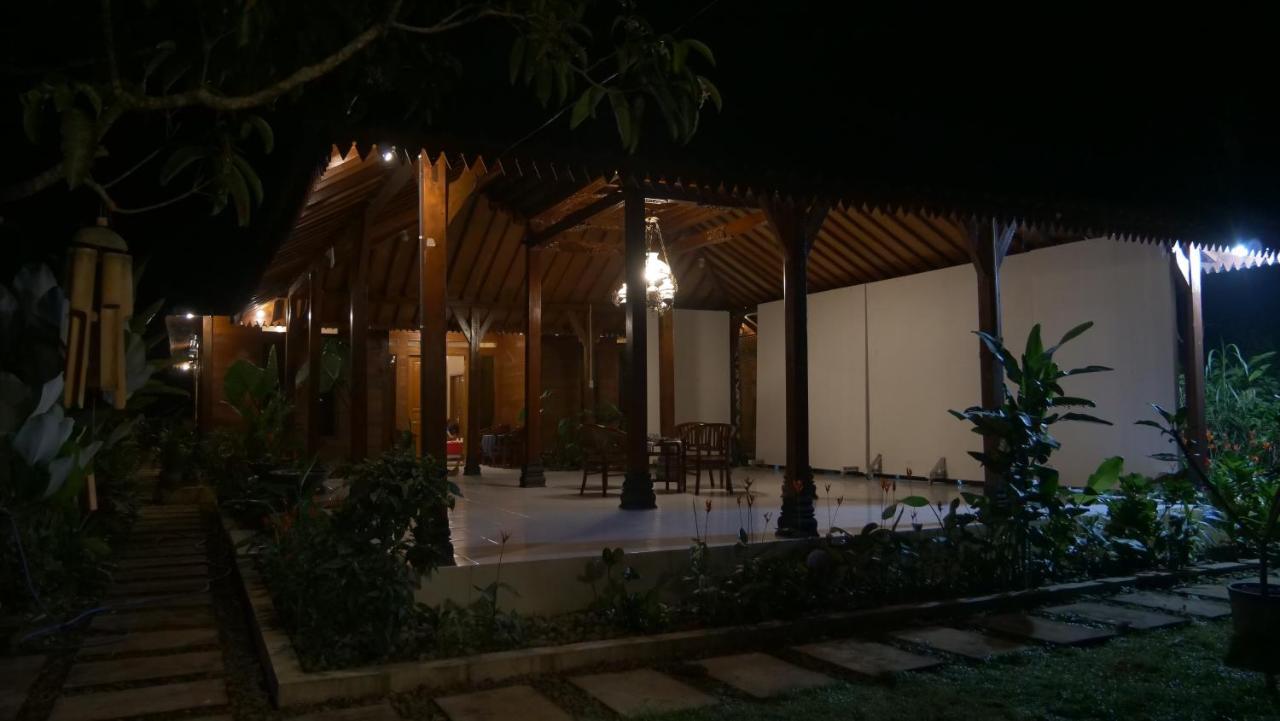 Sanggar Pantcha Indra Guest House Kemuning Екстериор снимка